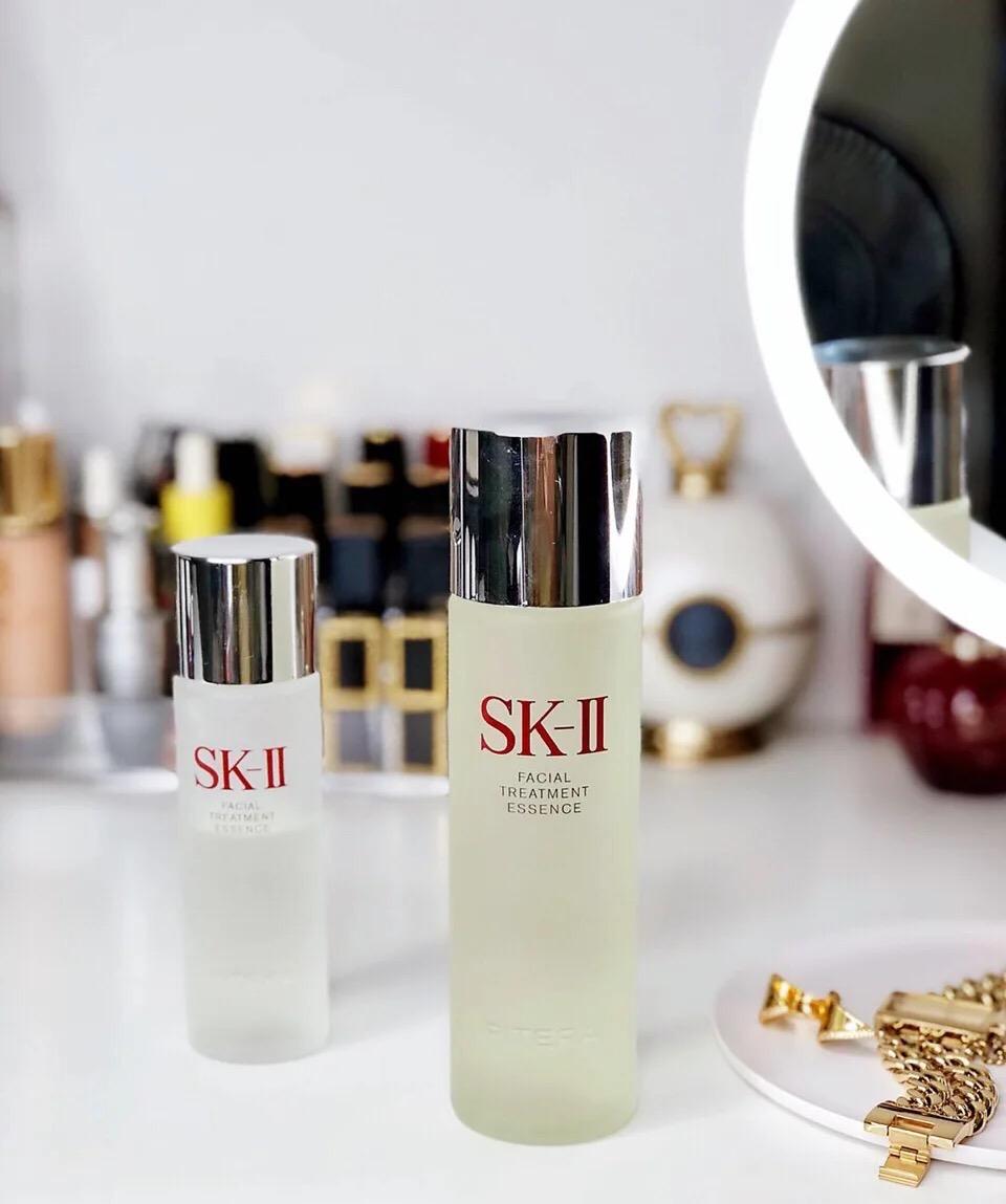 十几块钱的水乳靠谱吗,花几千块钱买护肤品值不值得