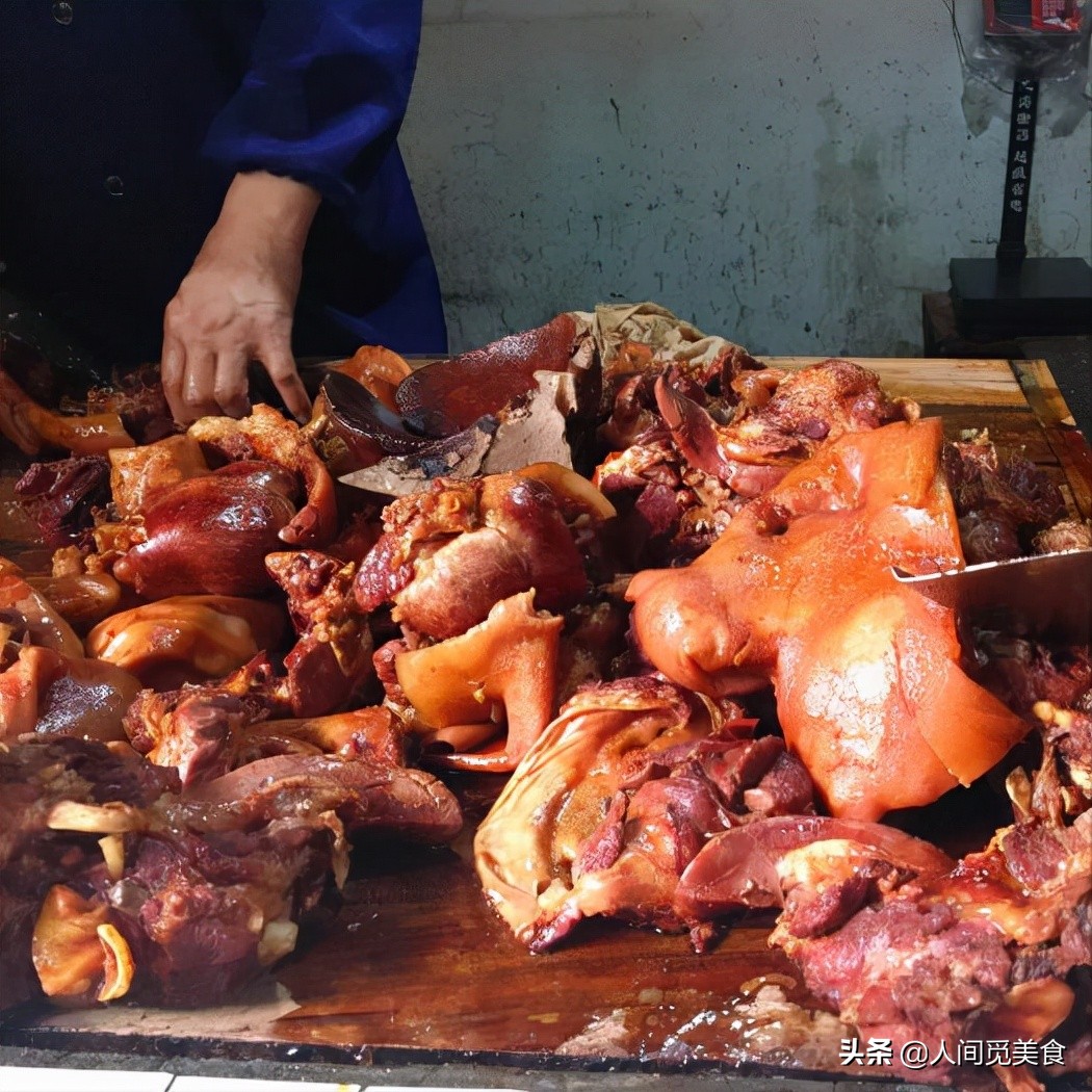 河南乡镇上火了37年的肉,每天卖出1000多斤,配火烧和浆面条绝了
