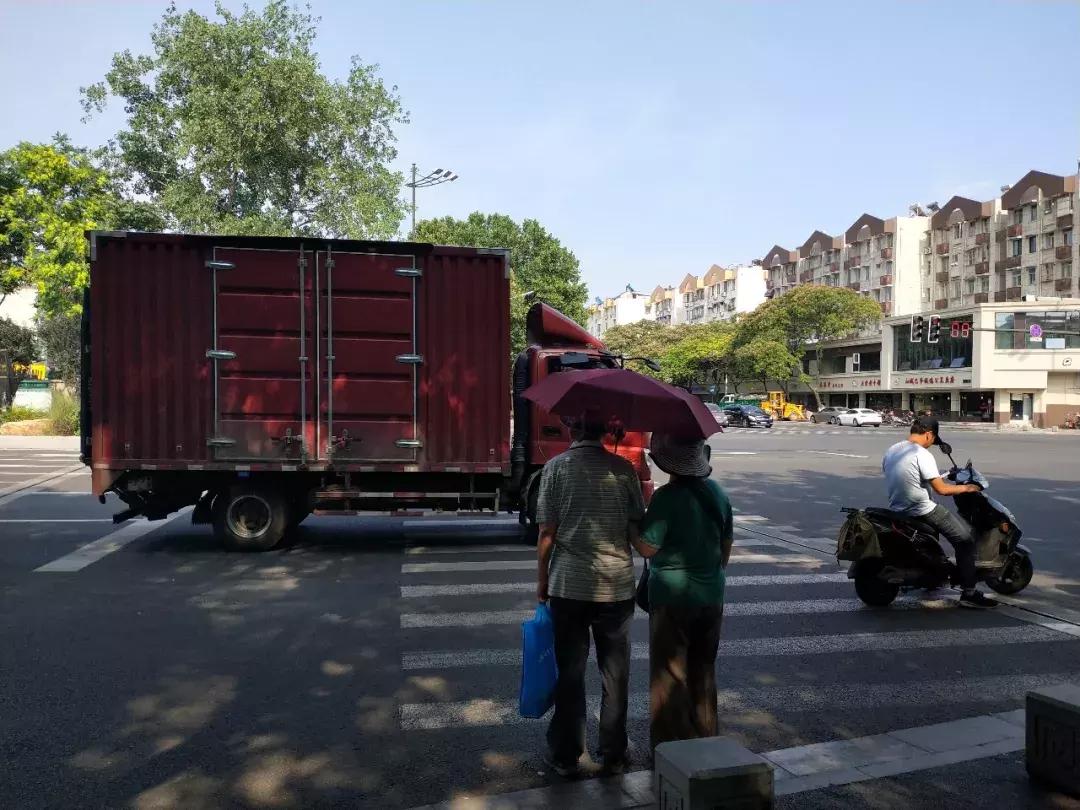 南京月牙湖明湖山庄,南京月牙湖公园明湖山庄