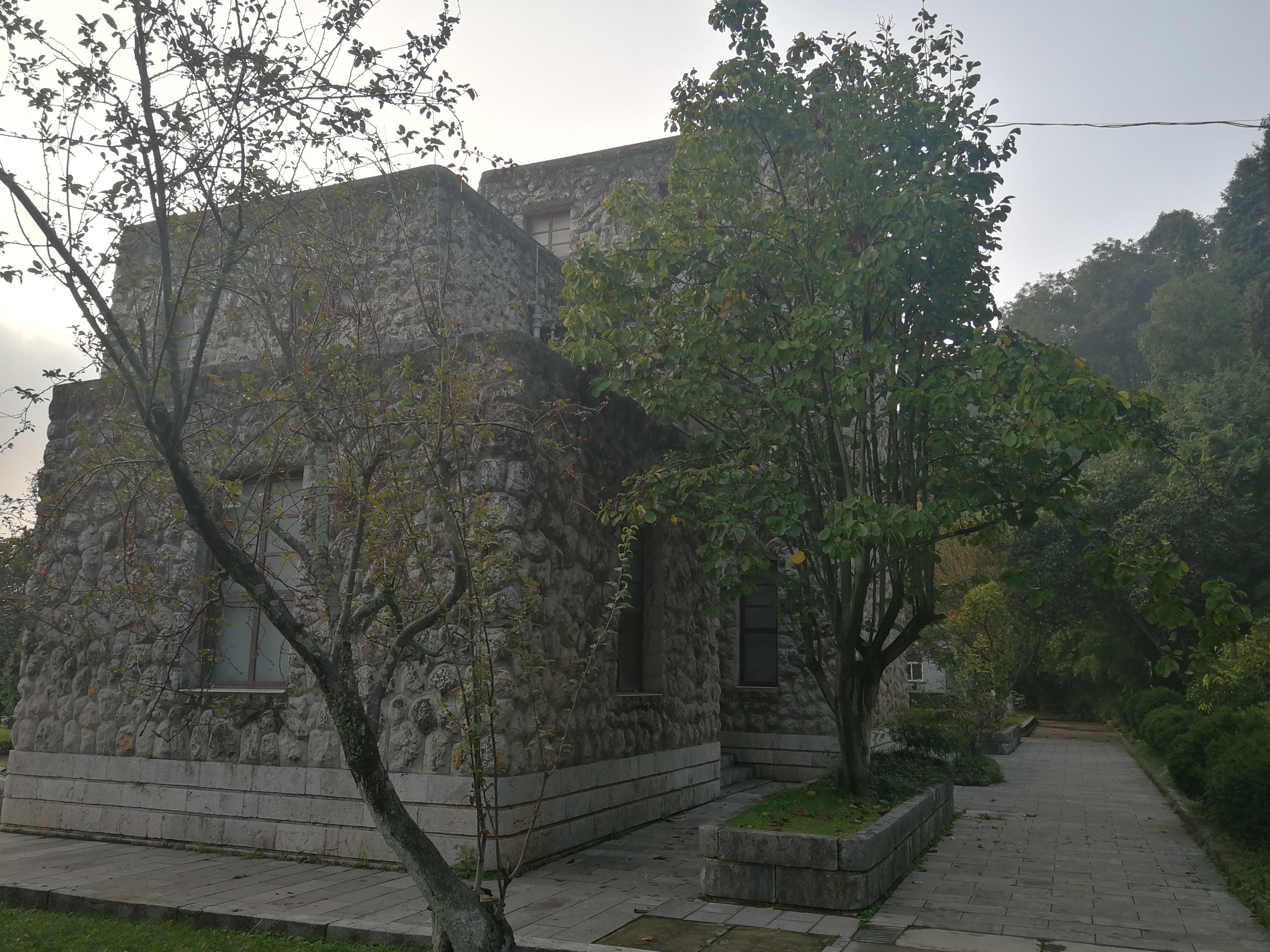 庾澄庆滇池,滇池边西山下神秘别墅