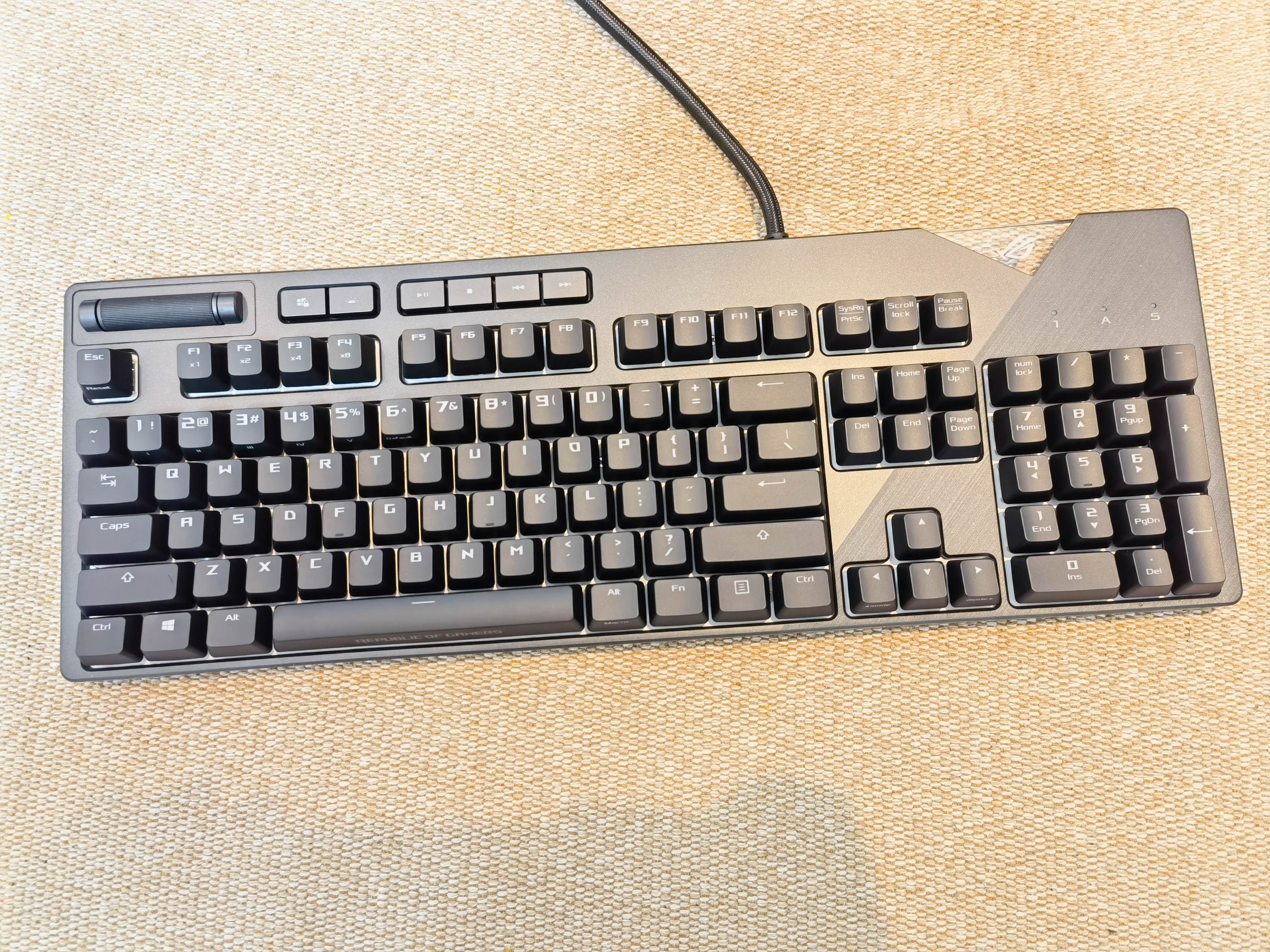 为信仰充值，华硕ROGSTRIXFLARE机械键盘使用体验