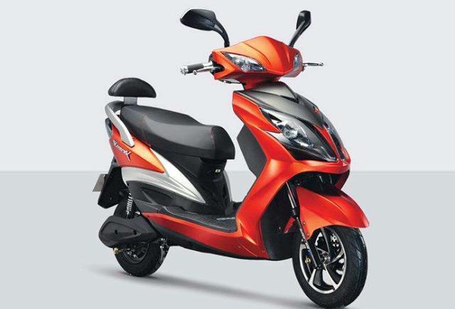 电瓶车正确充电方法照片,电瓶车正确充电先插哪里