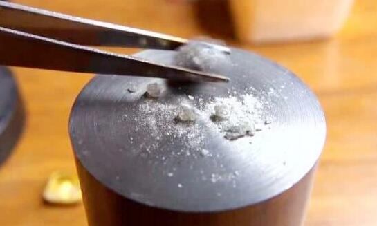 钻石是地球最坚硬东西,钻石是世界上最硬的石头吗