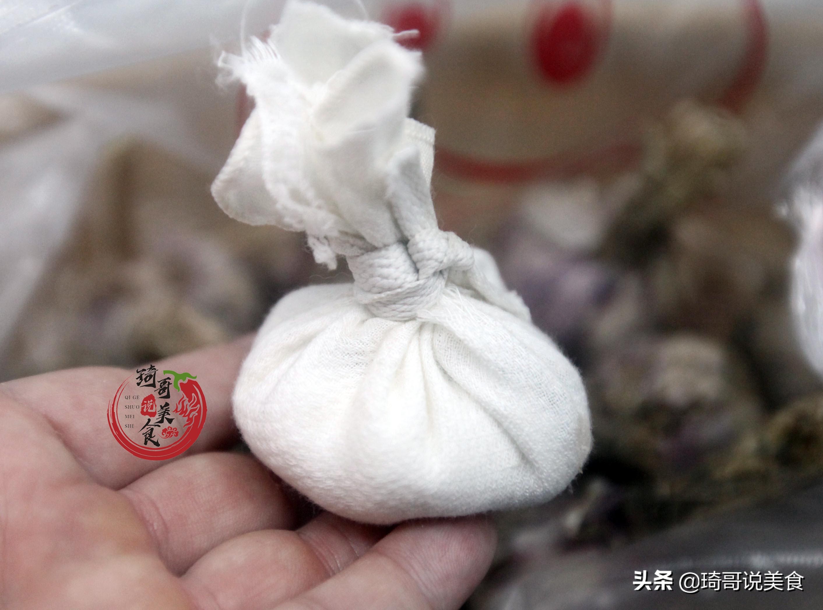 囤蒜商怎么保存大蒜长时间不发芽,干大蒜怎样保存才不易发芽和霉烂