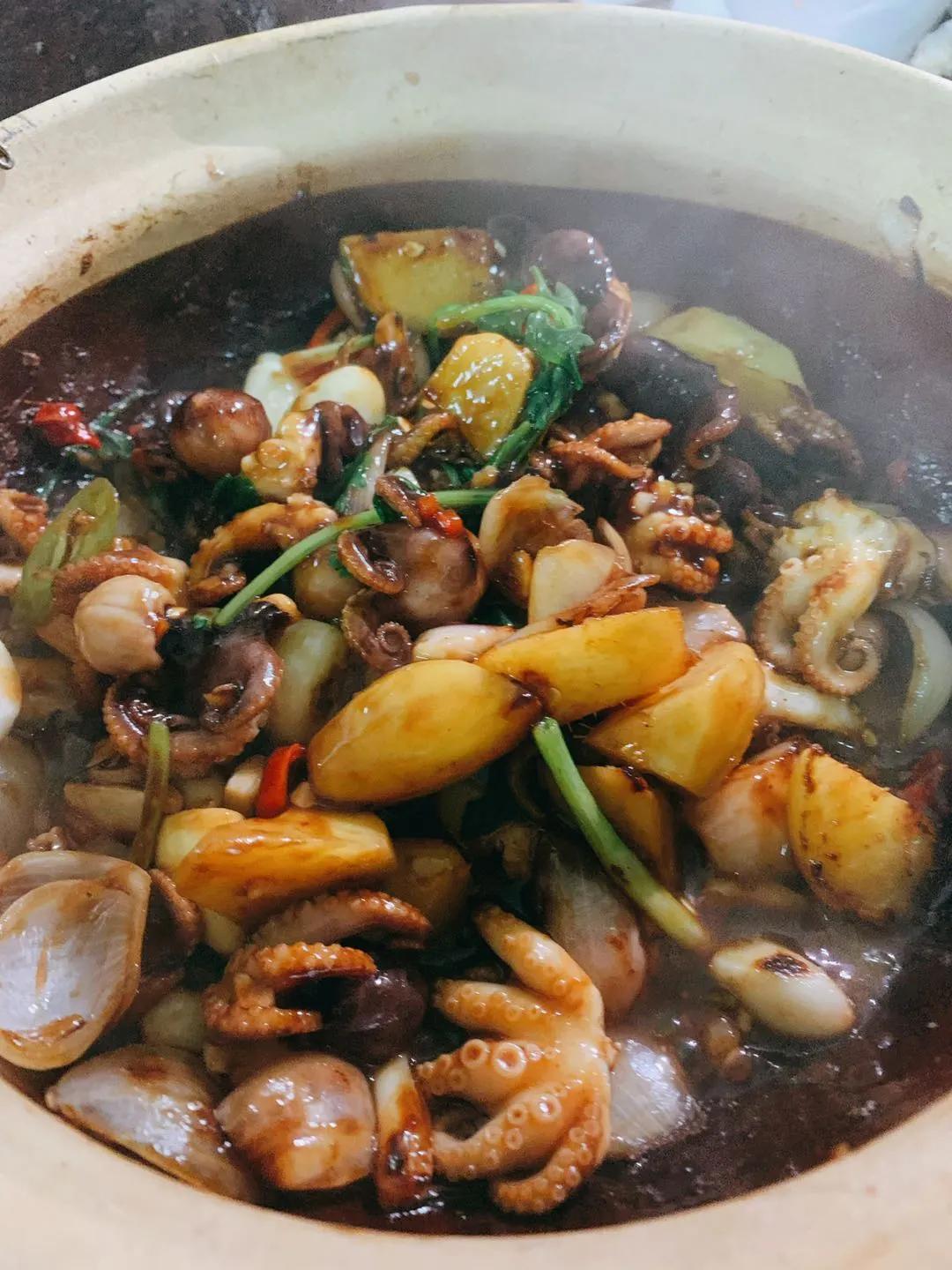 寻味武汉：将一锅清水鸡汤做到鲜美，致敬行走江湖二十多年的厨师