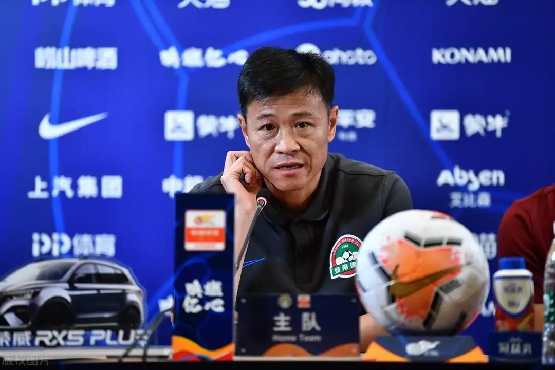 建业，你想念王宝山指导吗？