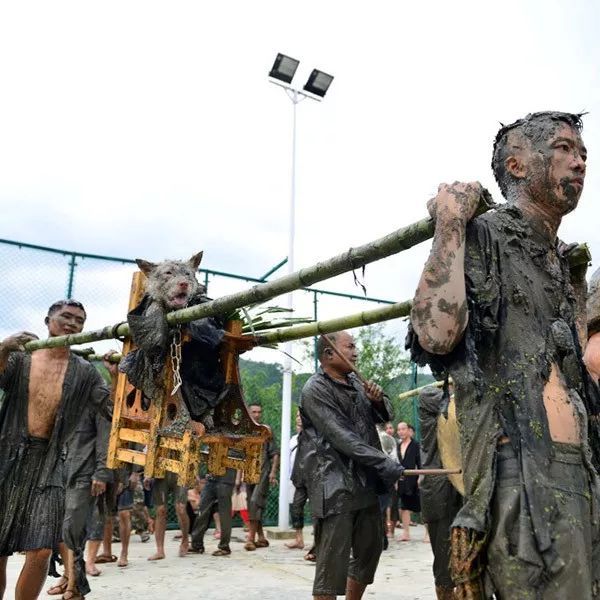 贵州用镰刀剃头的原始部落,偷南瓜是在哪里