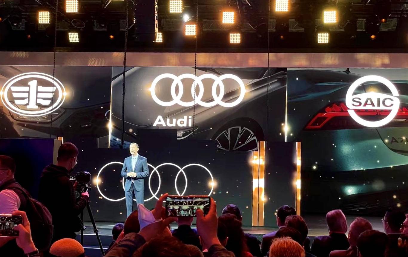 从三角关系到世纪同框，奥迪如何成为“端水大师”？
