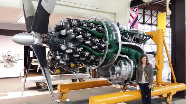 飞机的飞行原理和鸟的飞行原理,飞机的飞行原理是根据什么动物