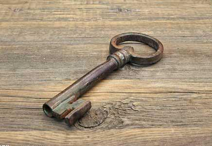锁生锈了怎么快速不用钥匙开,钥匙生锈不好开门怎么处理