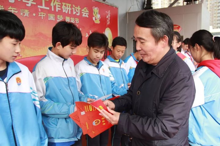 日照新营中学足球队赴武汉比赛,日照新营中学2017