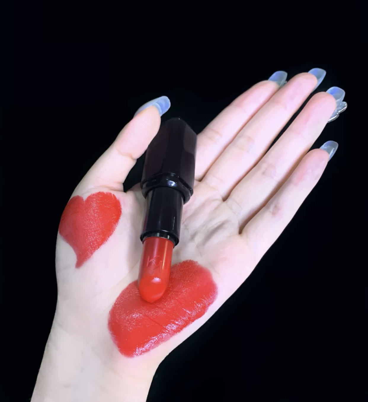 贫民窟口红唇釉,贫民窟女孩unny酒心口红