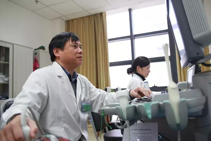 彩超怎么在屏幕上看是黑白的,为什么我的彩超是黑白色