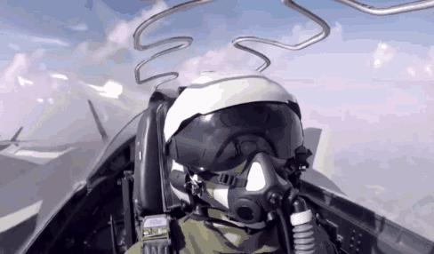 歼20有没有必要买苏57,中国歼20反制轰炸机