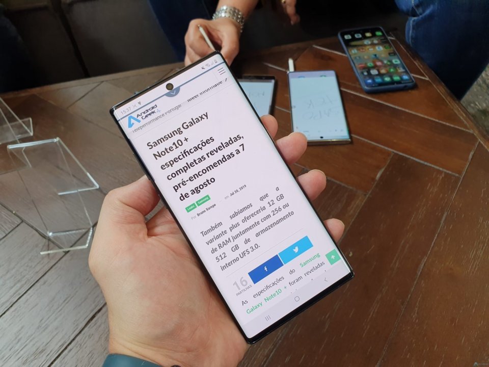 三星手机屏幕科幻,三星超科幻