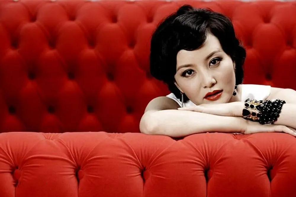 51岁陶虹风波后现身,47岁陶虹婚姻状况