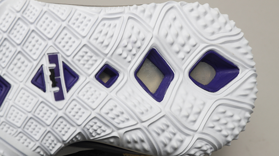 快传体育拆解lebron7,lebron18新鞋