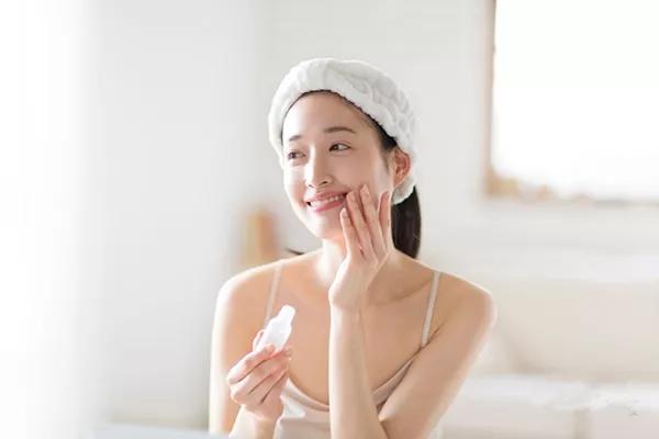 有一种丑叫内分泌失调,有一种丑叫做肤色不均的图片