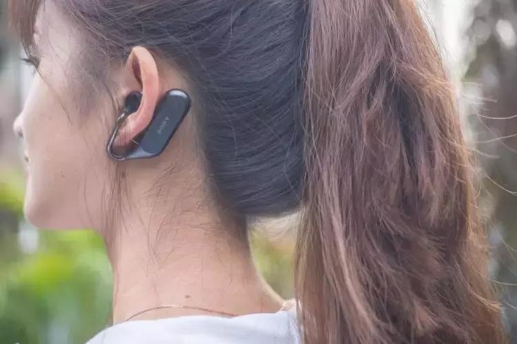 索尼蓝牙耳机轻便音质好,索尼新耳机有降噪