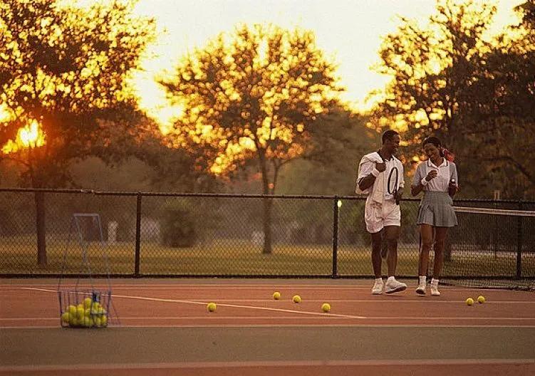 网球鞋必须知道的知识,网球鞋穿的怎么样比较合适
