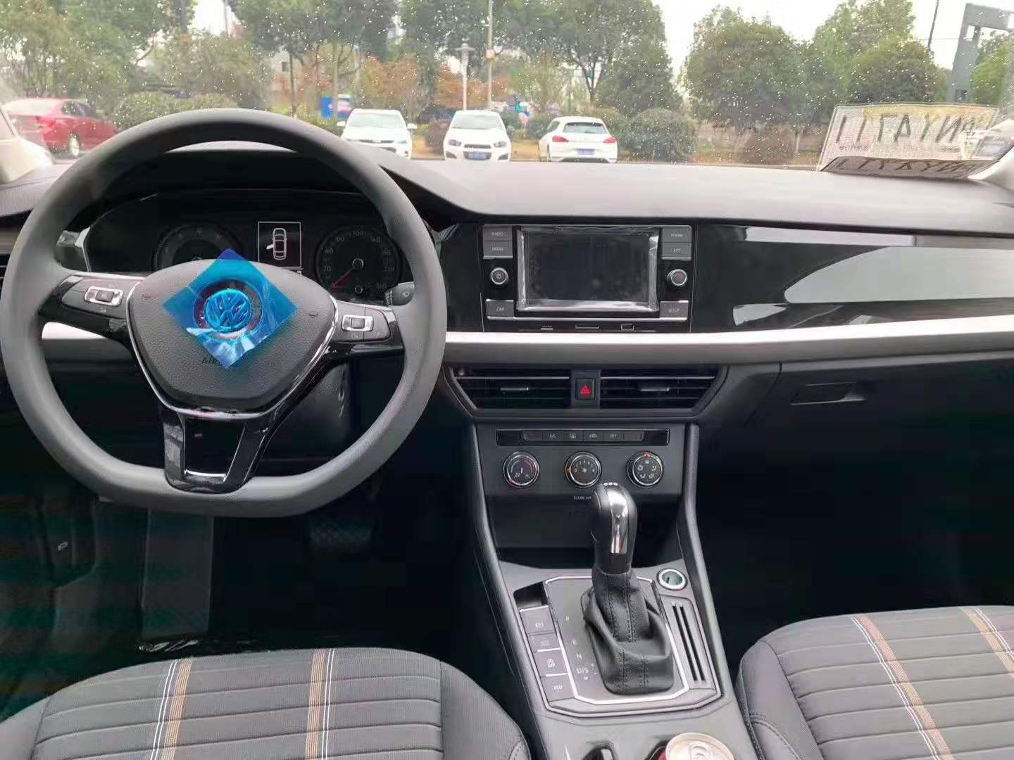 新款朗逸实车测评,朗逸经典版外观对比帕萨特