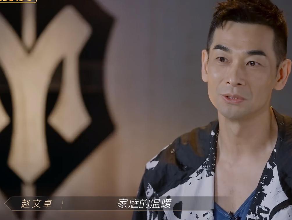 李承铉谈与戚薇的孩子,李承铉陈小春家庭幸福