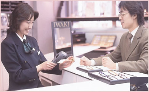 眼镜店眼镜片销售话术技巧,眼镜店电话邀约顾客话术100句