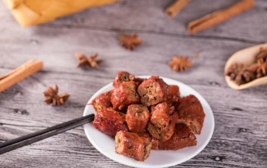 绝味食品去年盈利超6.4亿，加盟商管理业务的毛利率高达96%