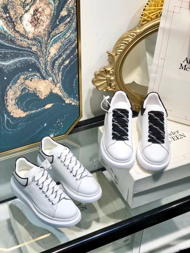 去专柜试一下嘛，看起来笨笨呆呆的亚子，一试就香了