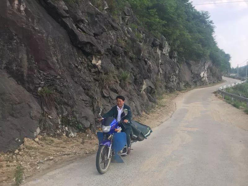 「最美*党**报投递员」孙洪文：坚守蕲北山区32年，风雨邮路映照初心