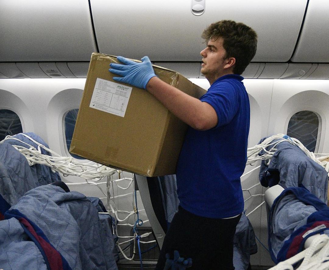 抗疫物资抵达国外,抗疫向世界呈现了中国速度