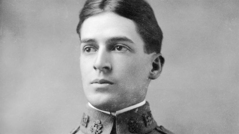 美国将军麦克阿瑟唯一的败仗,美国名将麦克阿瑟被谁打败