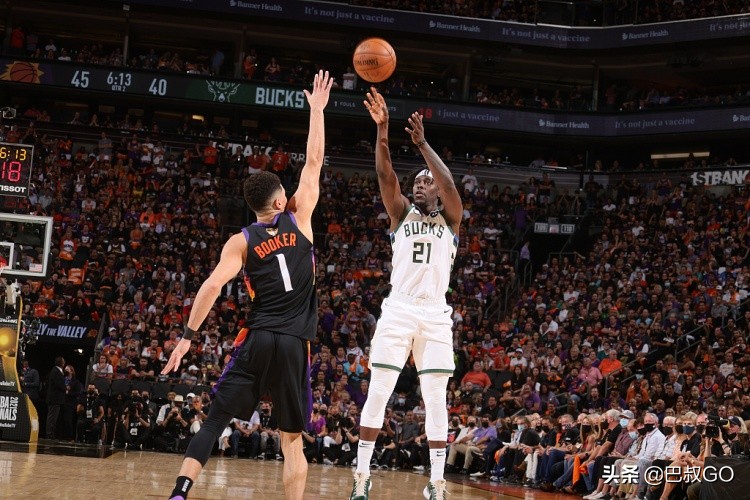 布克狂轰48分赛后采访保罗,布克赛后力挺保罗