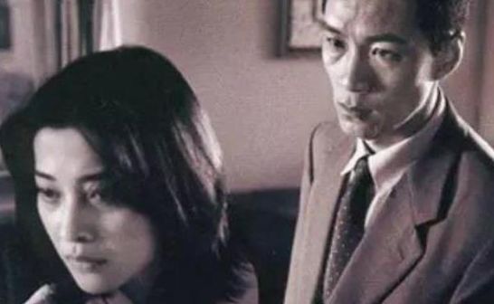 又是家暴！知名男演员再上热搜！被咬掉鼻子，铁锤敲打头部……同样深陷家暴泥沼的还有她们