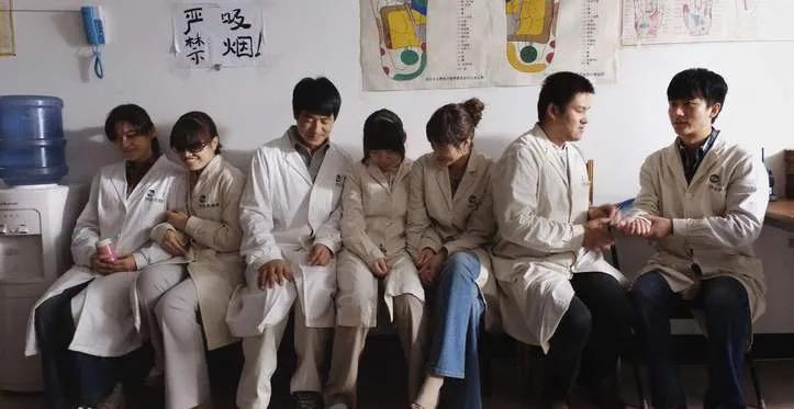 不看《推拿》，不足以谈尊严