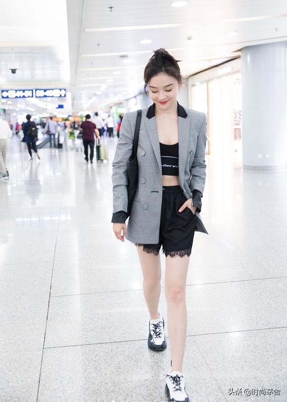 袁姗姗细腰,袁姗姗穿露脐装秀身材