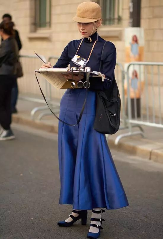 鞋柜必备这4双小白鞋百搭又时髦,复古英伦风玛丽珍鞋怎么搭配