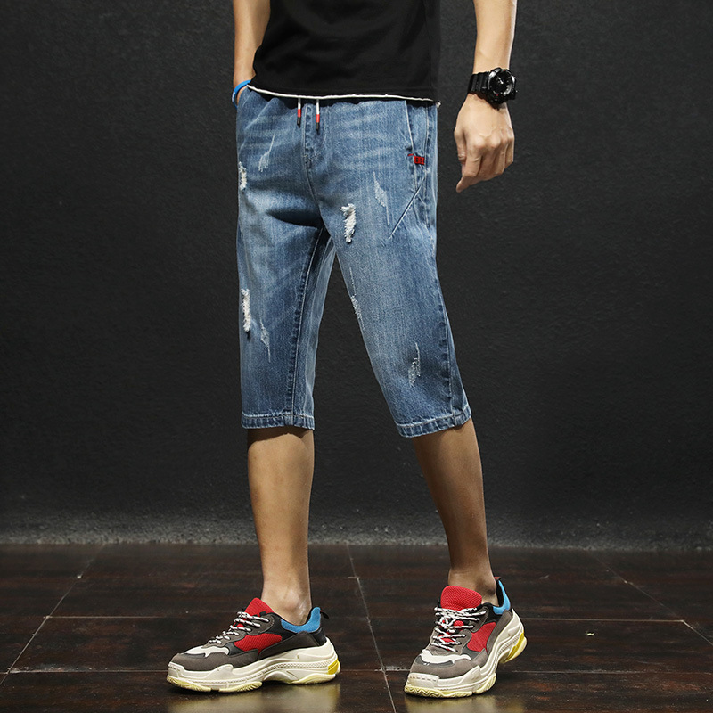 牛仔裤凸显女性年轻气质,夏天牛仔裤怎么搭配高级