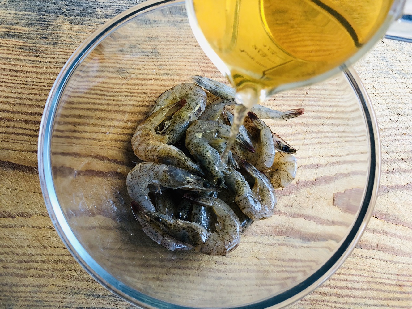 鲜虾的虾头怎么制作才好吃,虾既简单又美味虾肉鲜嫩