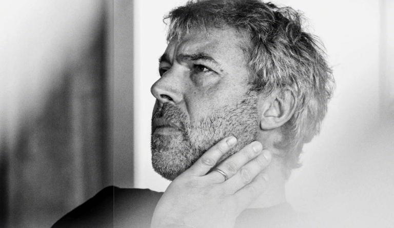 他是5000万中国人的债主!如今却意外坠机身亡