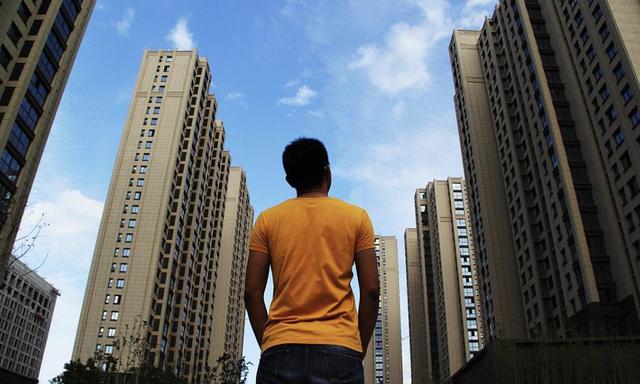 网贷逾期3个月是不是真的会起诉,网贷逾期无力偿还被起诉会坐牢吗