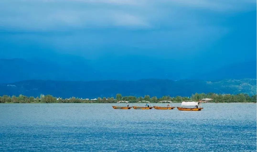 西昌回成都自驾推荐哪里中途住宿,西昌附近酒店三人间推荐住宿