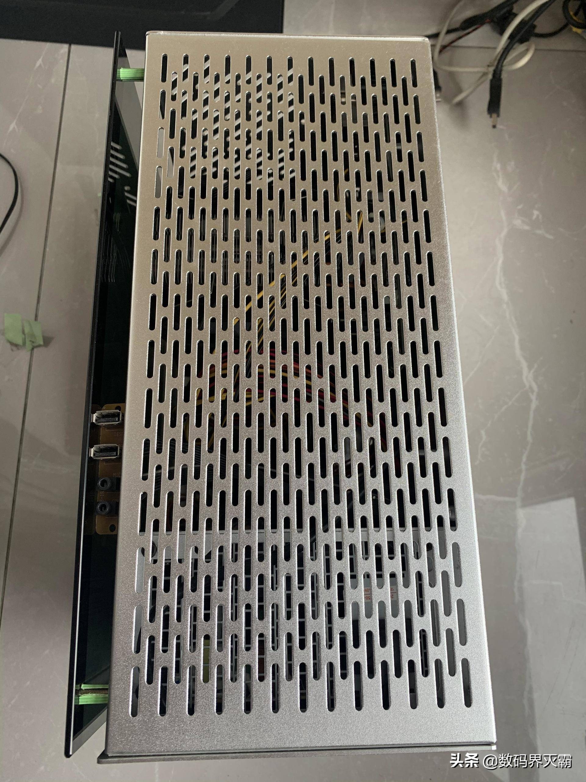 电脑小白穷折腾,我需要一台小机箱,雷匠,Rayarti-M3机箱使用分享