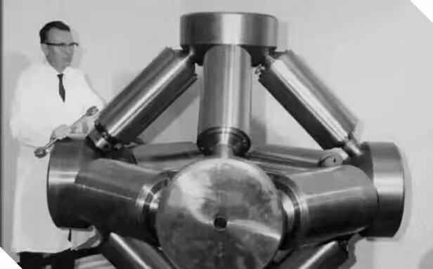 人造钻石与天然钻石的区别与价值,人造钻石和天然钻石的最大区别