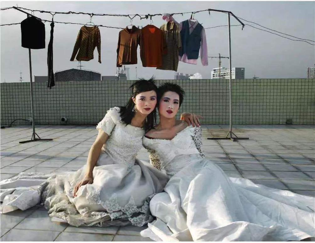 深圳“变性人”：纪录片入围国际展后去世曾是夜场反串明星