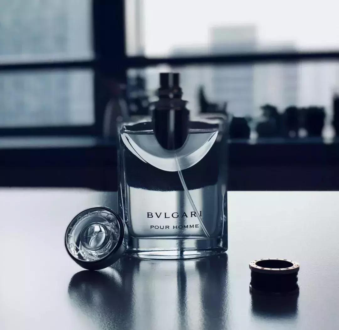 香水怎么喷味道能维持两三天,香水喷多了怎么处理