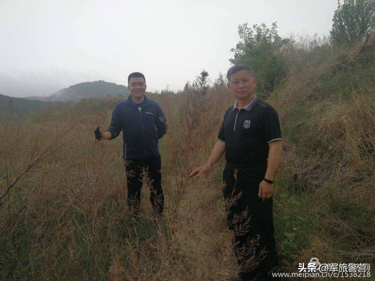 时隔多年老连长带老兵回归军营,三位老战友回忆当年军旅