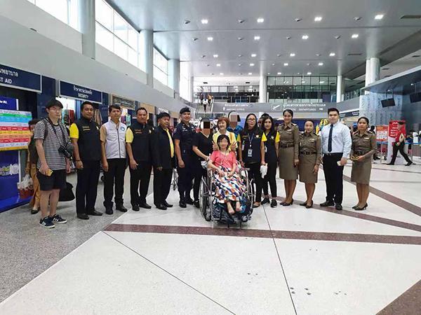 生活总是苦难的但生命又短暂,生活总是如此艰辛又充满希望