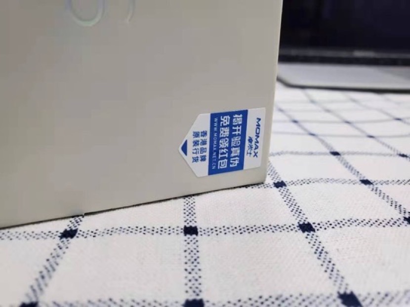 momax摩米士spark耳机,momax蓝牙耳机和苹果耳机哪个好