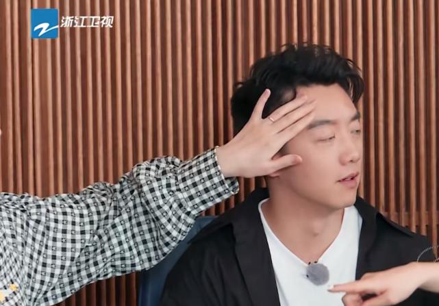 苗苗郑恺恋爱观,郑恺苗苗谁更聪明